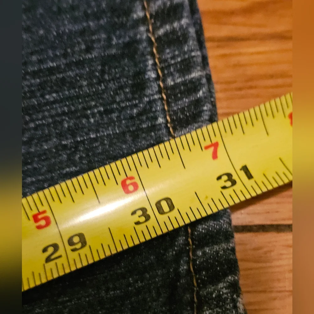 Levis pre loved